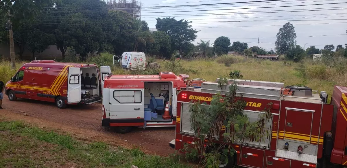 Motorista de ambulância morre após passar mal ao volante e veículo sair da pista em Campo Grande