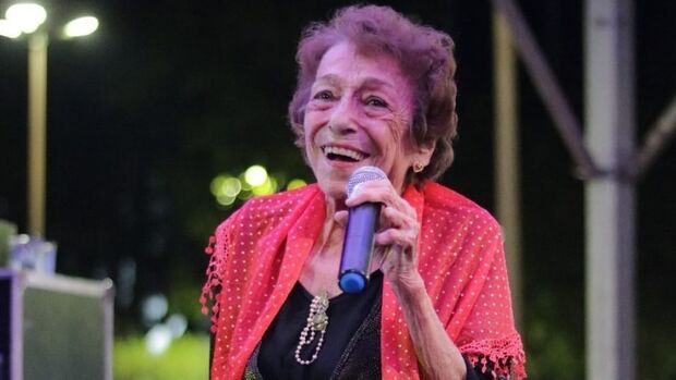 Delinha morre aos 85 anos