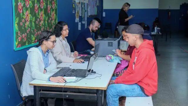 Moradores do Indubrasil recebem atendimento da Funsat Itinerante nesta sexta