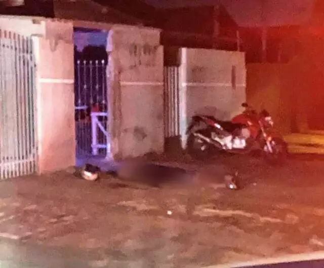 Homem é morto com sete facadas em frente a ponto de venda de drogas