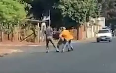 Rapaz é capturado e agredido a pauladas por dois homens em Sidrolândia