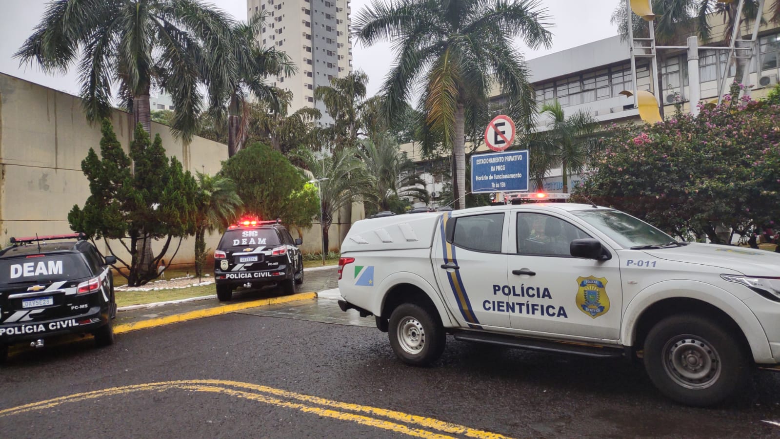 Polícia na prefeitura da Capital