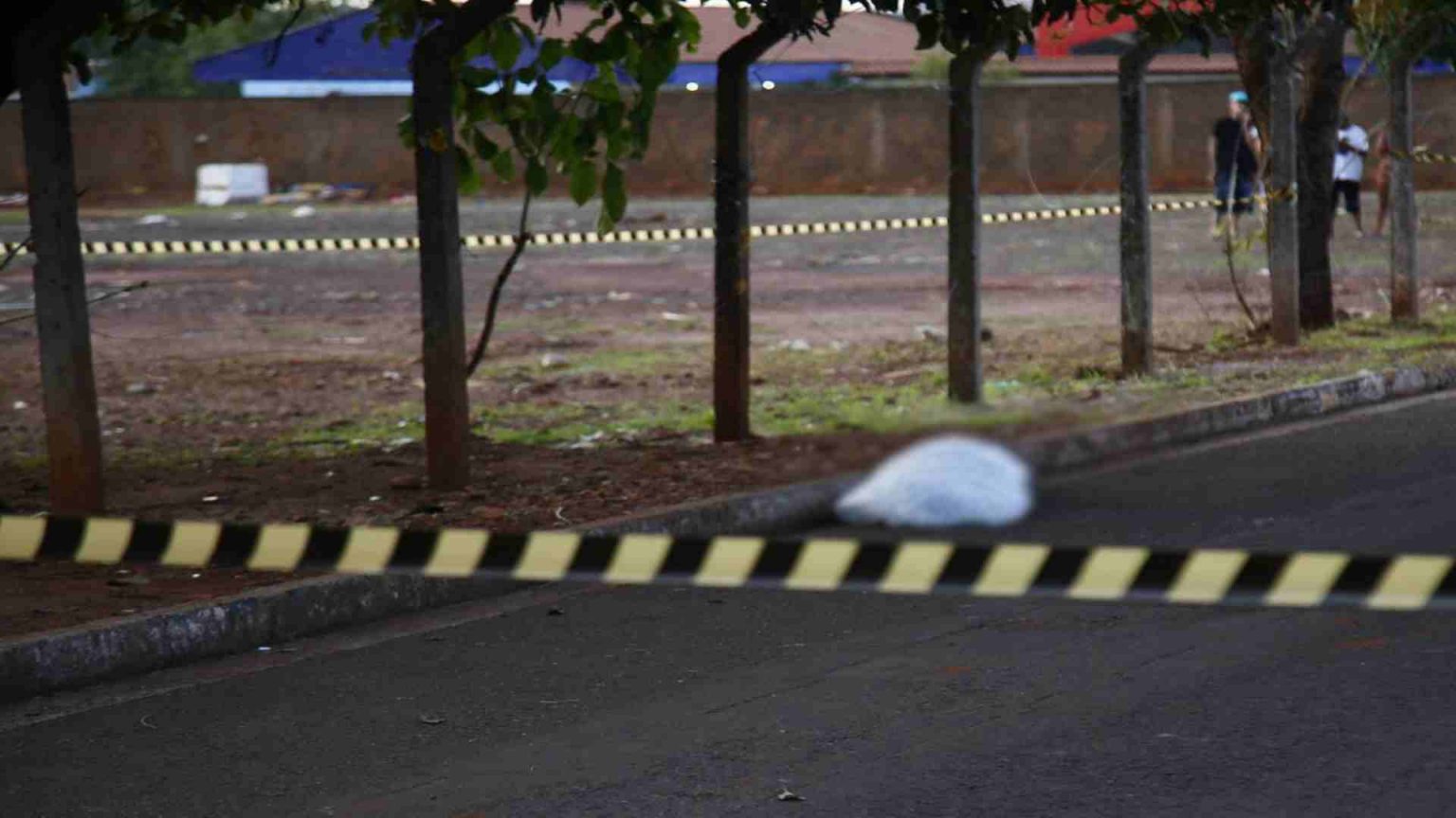 Jovem de 19 anos tenta fugir correndo e acaba executado a tiros no Aero Rancho