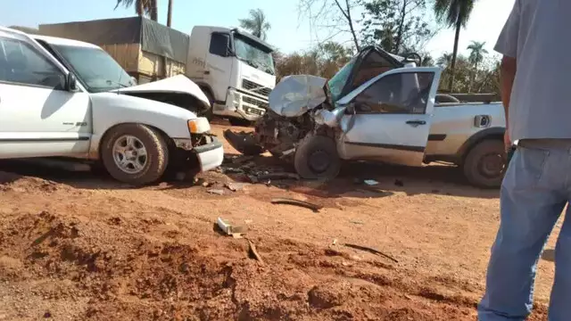 Presidente de sindicato rural morre em acidente entre picape e camionete